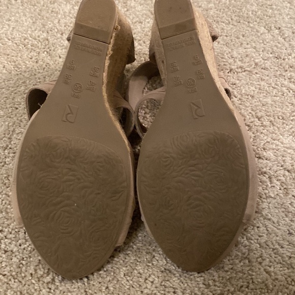 Taupe Espadrille. Size 9. Made in Brazil. 3 inch heel. Worn once. - Picture 5 of 5